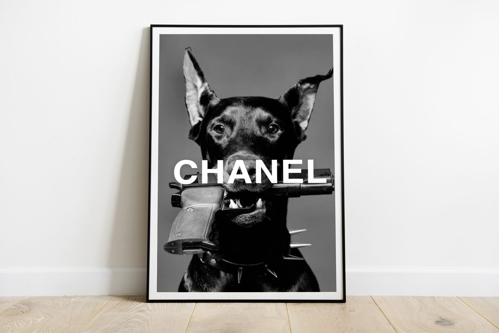Affiche - Chien avec Chanel