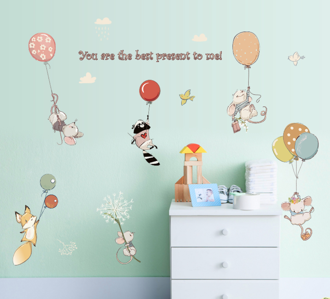 Sticker Mural - Petits Animaux avec des Ballons